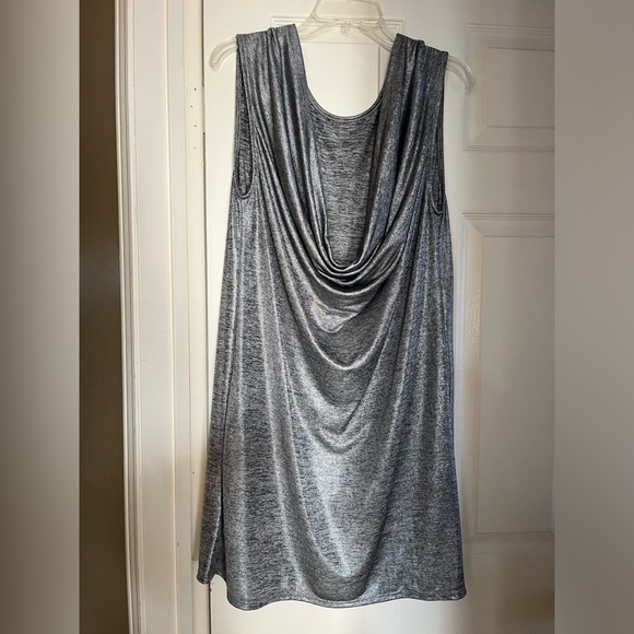 Silver backless shimmery dress - Picture 6 of 6
